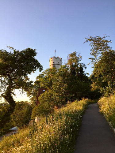 TOP-location! Modern 3 room-apartment in the historic town center, private parking