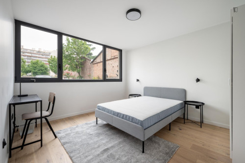 Very nice single bedroom in Clichy