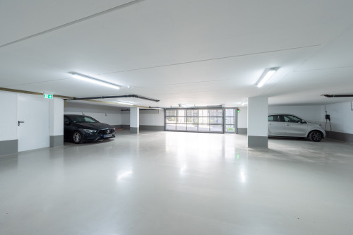 LiT LiVING: Luxus | Box SprIng | Parking | Balcony - Gallery - 2