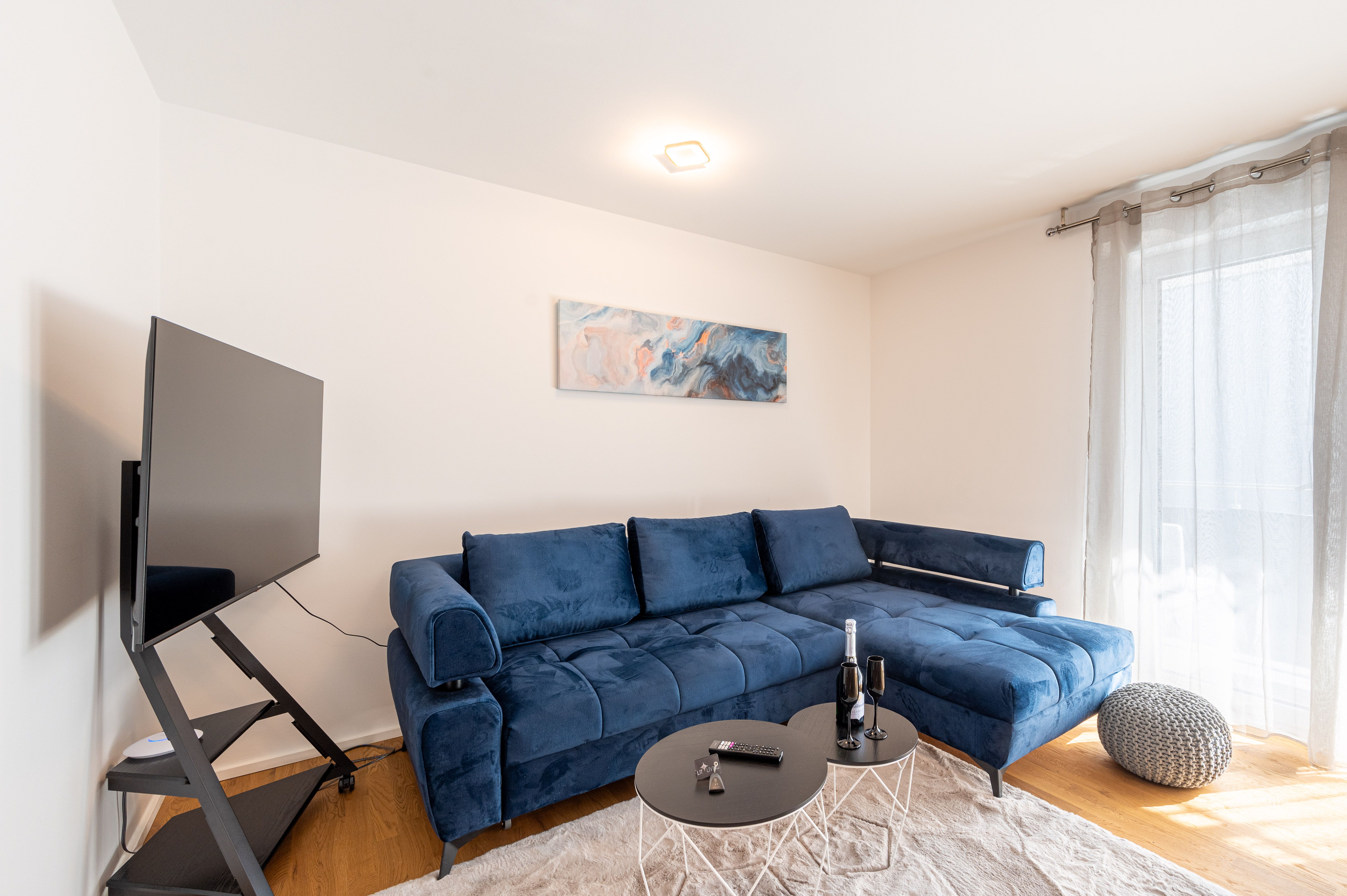 LiT LiVING: Luxus | Box SprIng | Parking | Balcony - 12