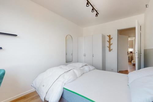 Welcoming double bedroom in Université Paris Nanterre