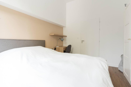 Welcoming double ensuite bedroom in Orvault