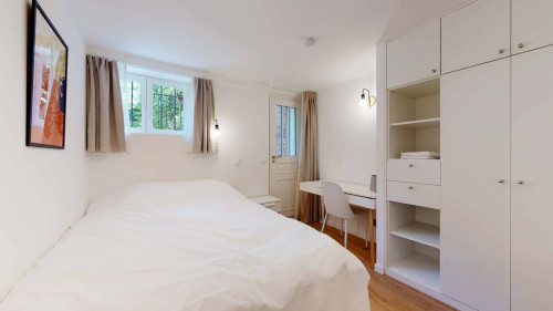 Bowie - Private Room (1)