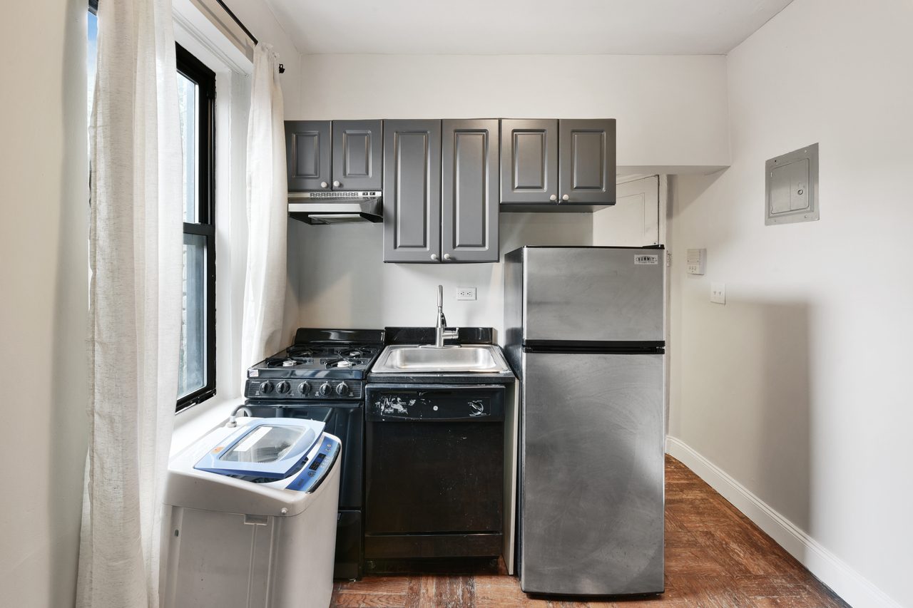  #564: East Village - 1 Bedroom (Queen)  -  #564: East Village  - Gallery -  13