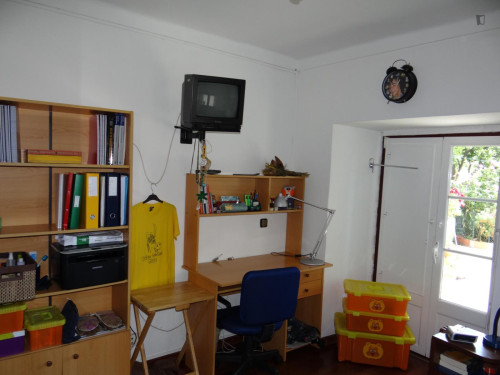 Simple Room with Balcony near Polo II