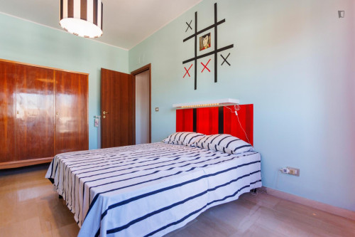 Inviting double bedroom with a balcony, in Garbatella