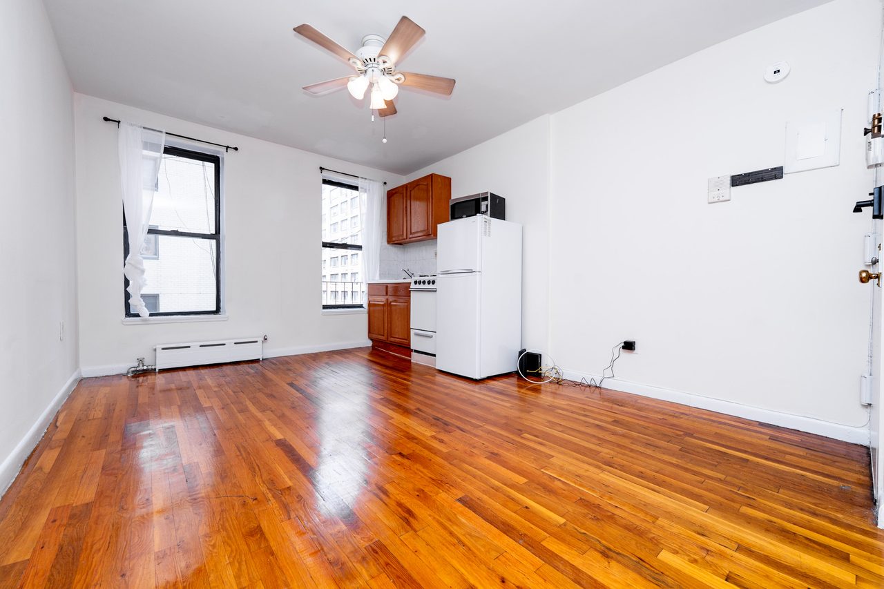 #1889: Upper East Side - Studio (Full) - 6