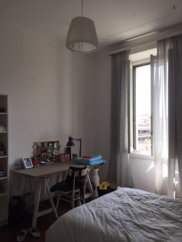 Nice Bedroom in a shared apartment in Milano