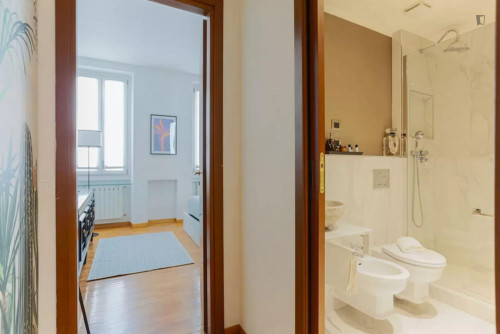 Lovely 1 bedroom apartment near De Angeli metro