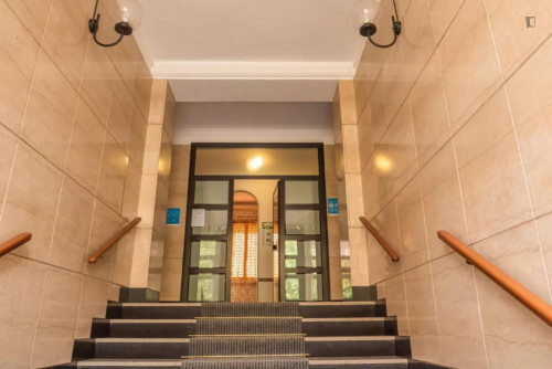 Very pleasant 2 bedroom apartment close to Bocconi University