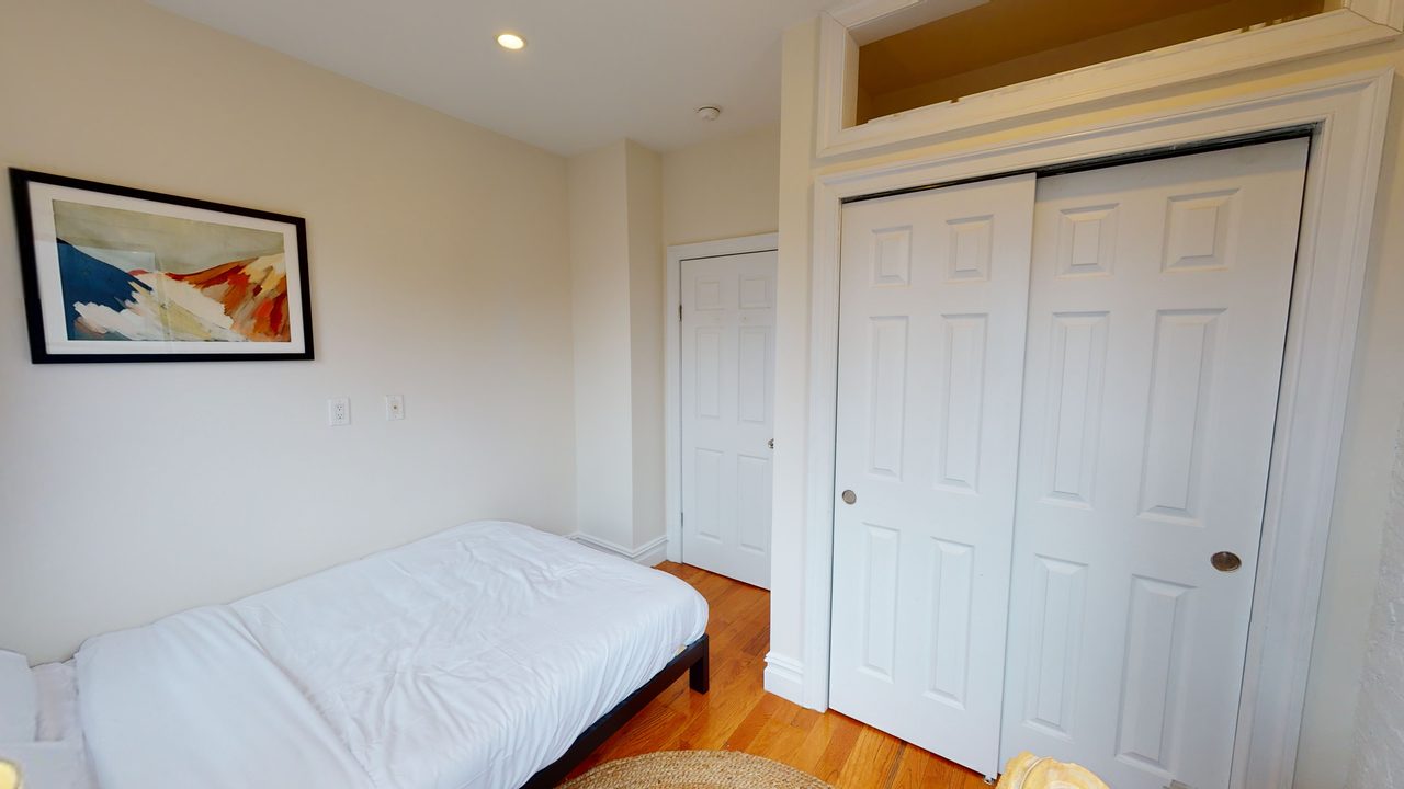  #737: Columbus Circle - Queen Bedroom A  -  #737: Columbus Circle  - Gallery -  5
