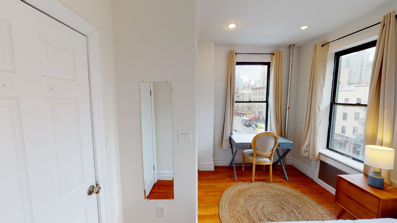  #737: Columbus Circle - Queen Bedroom A  -  #737: Columbus Circle  - Gallery -  4