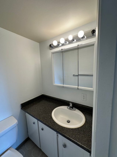 21 Avenue SW & 5 Street SW - Gallery - 27