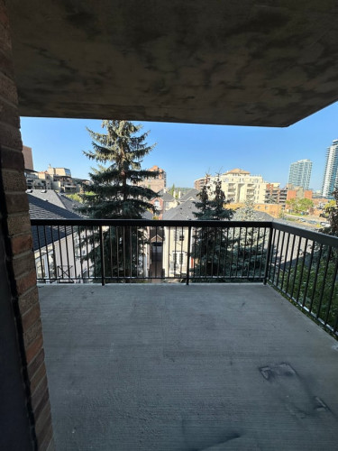 21 Avenue SW & 5 Street SW - Gallery - 19