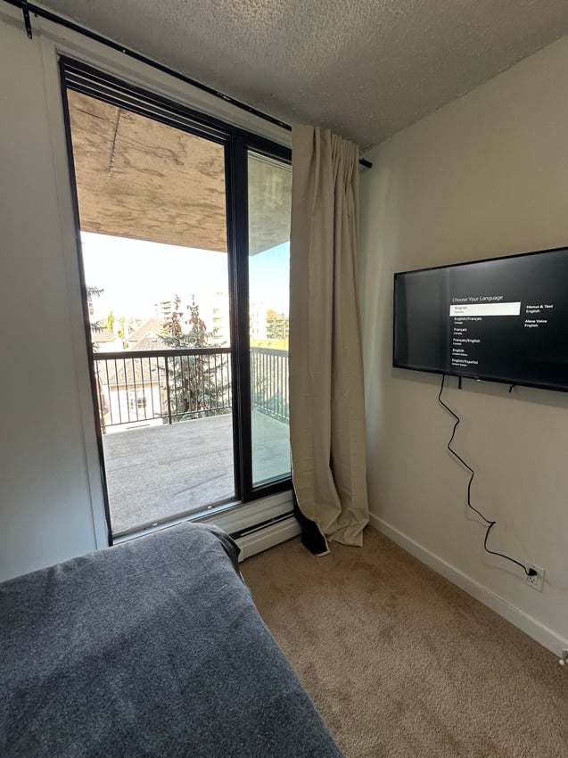  457 - Deluxe Room With Balcony  -  21 Avenue SW & 5 Street SW  - Gallery -  5