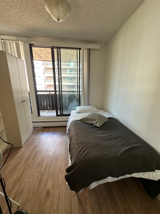  458 - Flex Room  -  21 Avenue SW & 5 Street SW  - Gallery -  7
