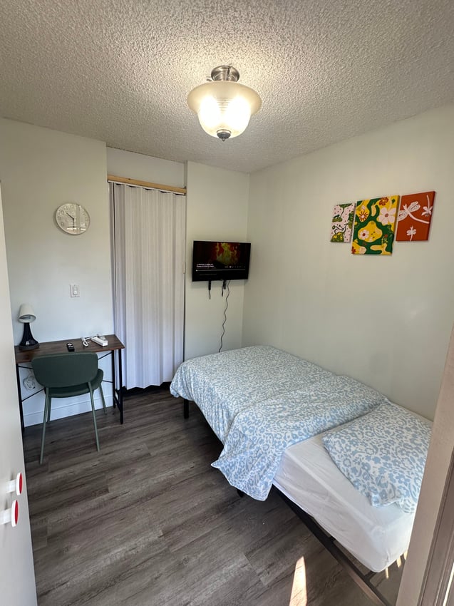 405 - Flex Room With Balcony - 3