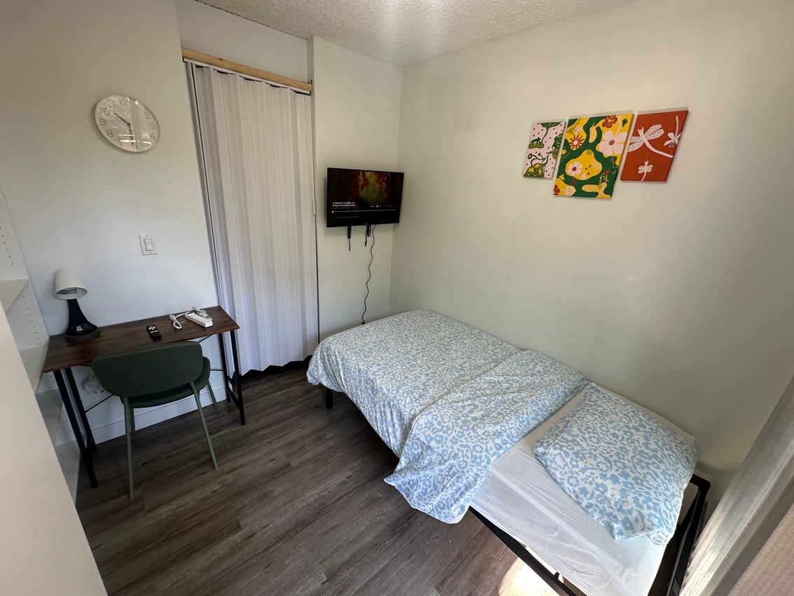 405 - Flex Room With Balcony - 6