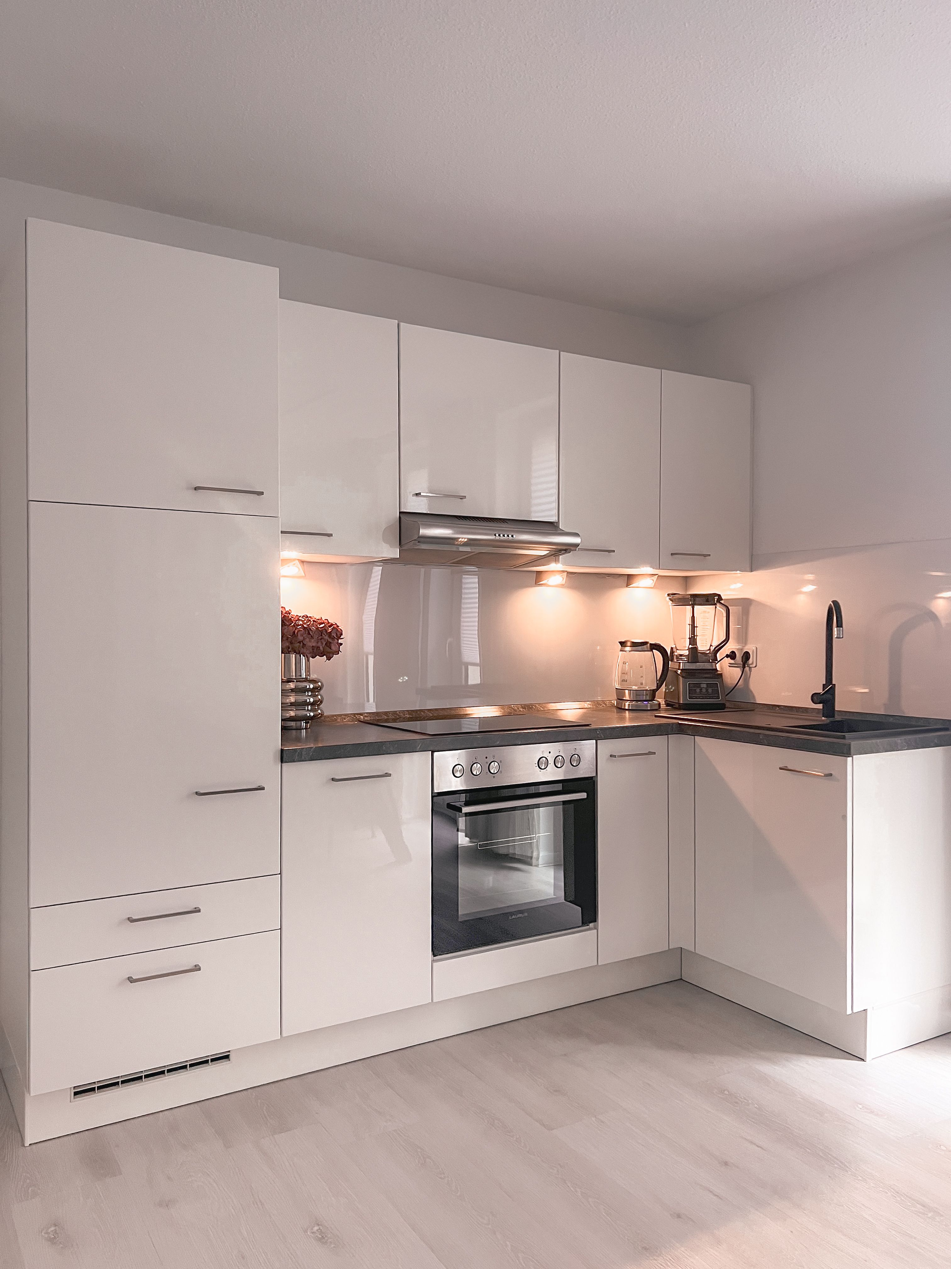  City Apartment Göttingen By The Botanical Garden – Near Uni & Private Garden Access  -  City Apartment Göttingen by the Botanical Garden – Near Uni & Private Garden Access  - Gallery -  12