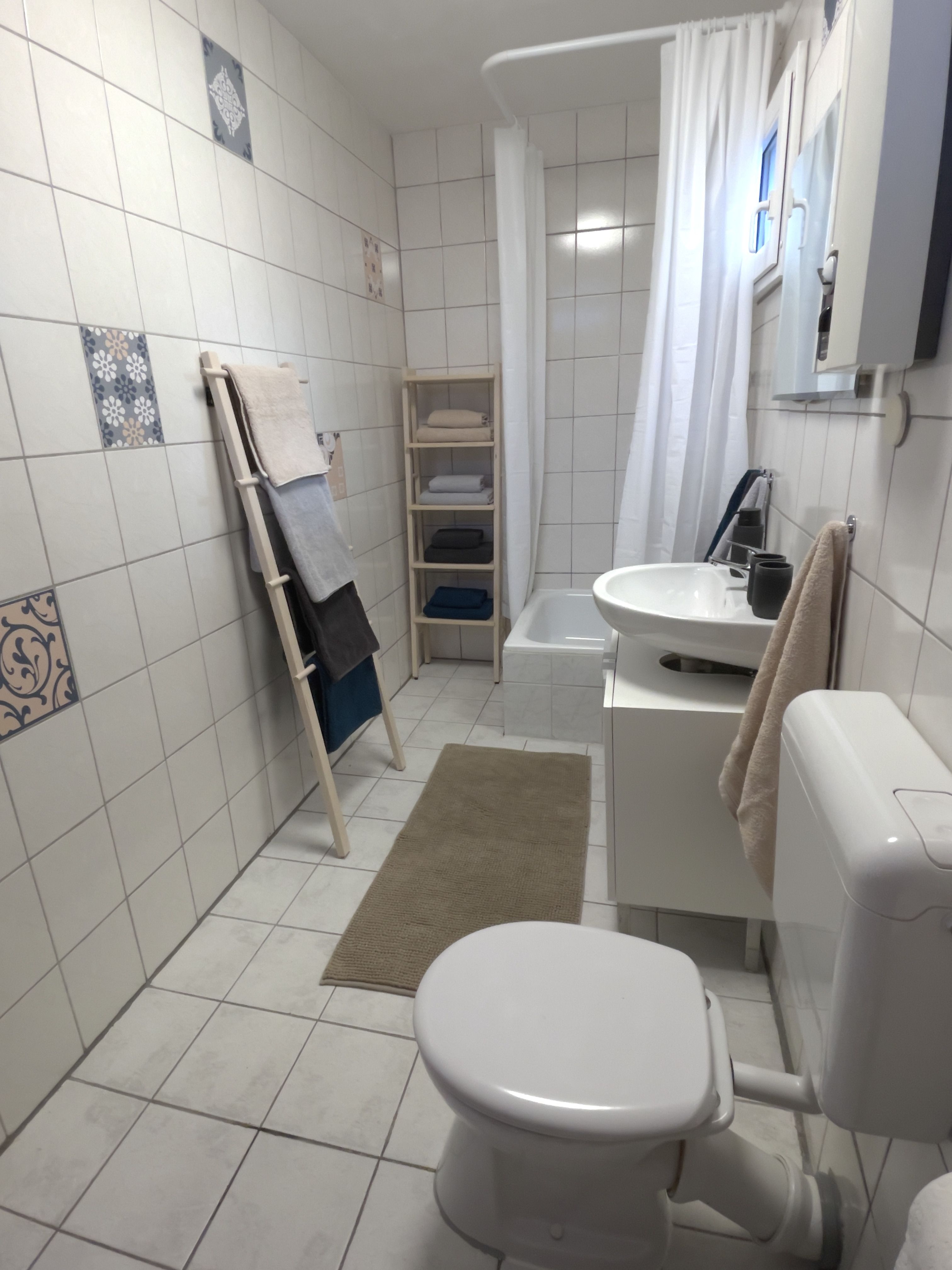  Bright 4 Bed Apartment In Herten, NRW, Kitchen, Parking, WLAN  -  Bright 4 bed apartment in Herten, NRW, kitchen, parking, WLAN  - Gallery -  5