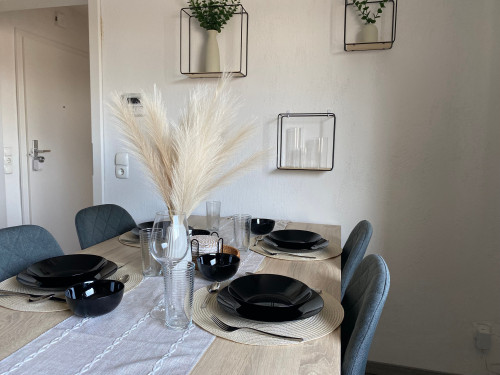 Modern Apartment | Prime Location - Gallery - 27