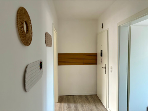 Comfort & Style – Modern Apartment with Gym - Gallery - 23