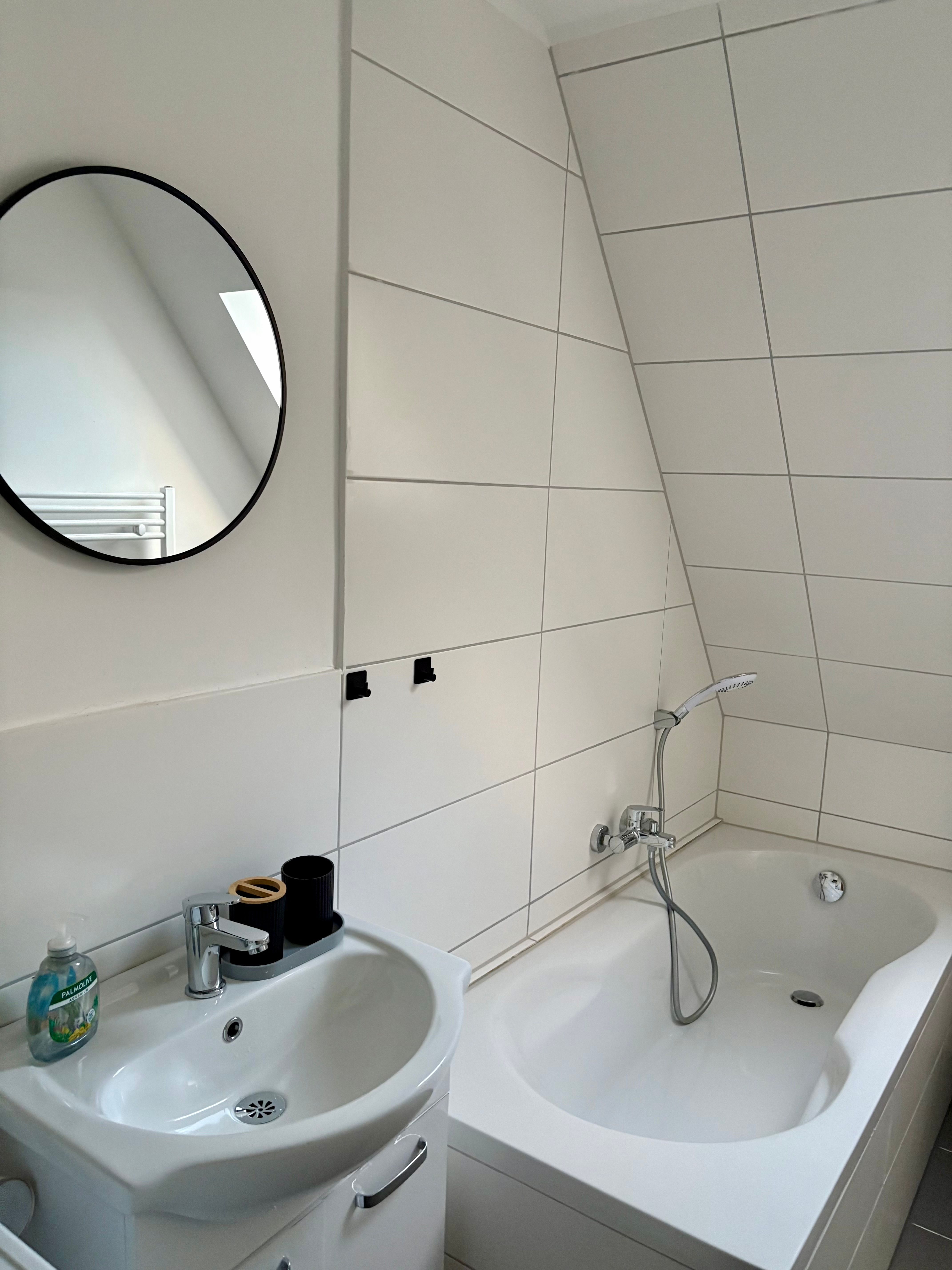 Comfort & Style – Modern Apartment With Gym - Comfort & Style – Modern Apartment with Gym - Gallery - 16