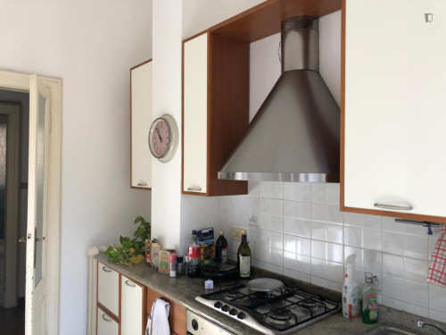 Single Bedroom in a Shared Apartment in Milano Piazzale Susa 