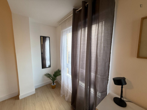 Interesting double bedroom near Parc del Tossal