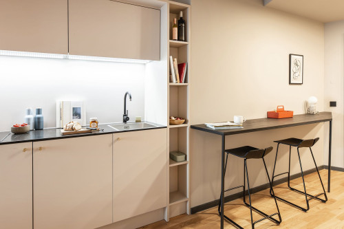 Modern Studio Apartment right at the Airport - Gallery - 10