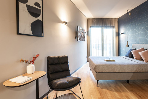 Modern Studio Apartment right at the Airport - Gallery - 13