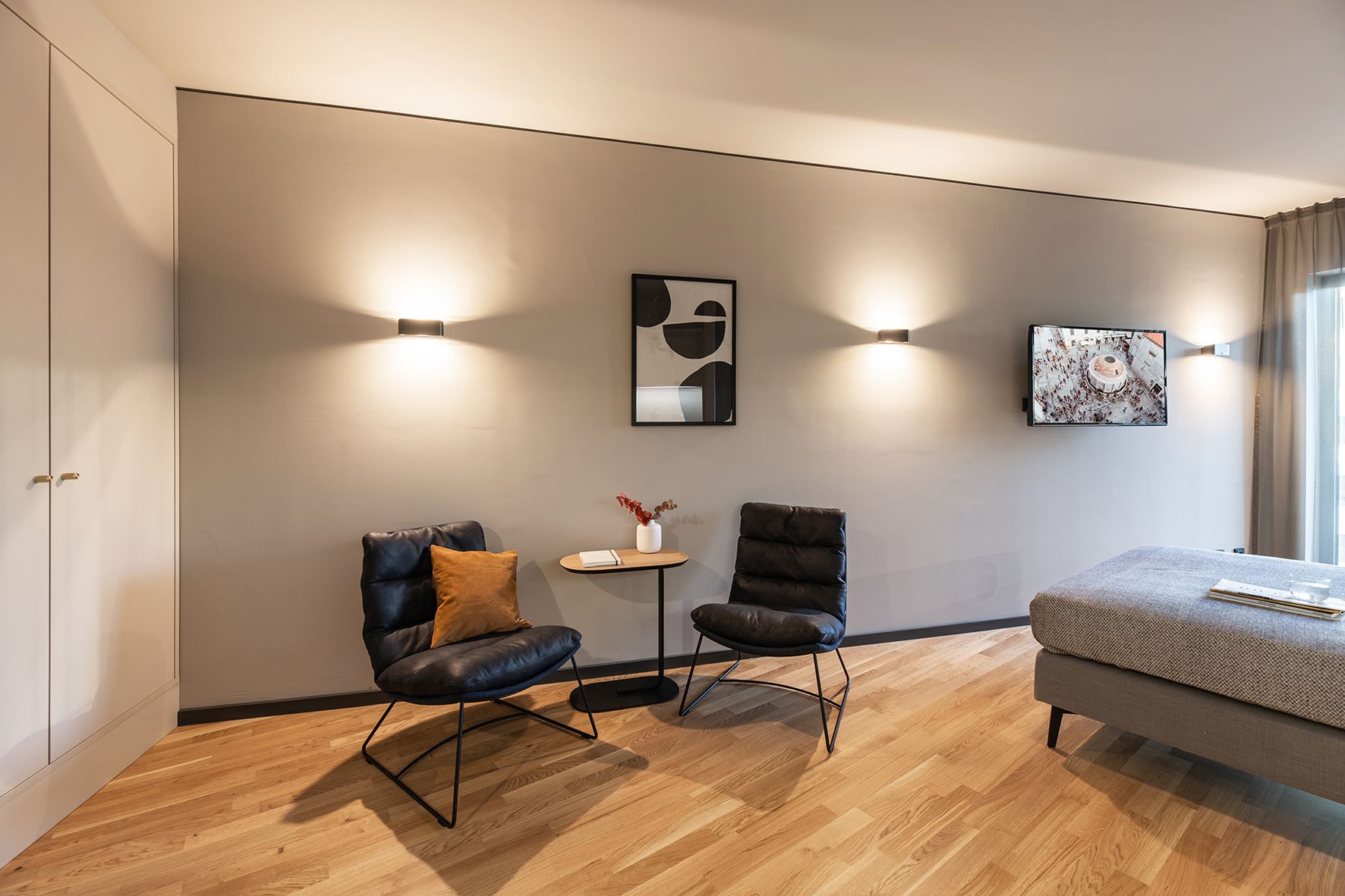 Modern Studio Apartment Right At The Airport - 14