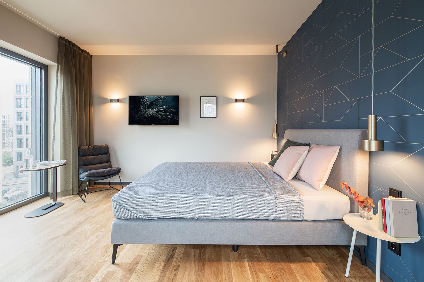 Modern Studio Apartment Right At The Airport - 17