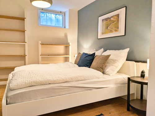 High-End Designer Apartment with Sauna – Walking Distance to WHU
