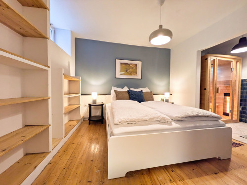 High-End Designer Apartment with Sauna – Walking Distance to WHU - Gallery - 11
