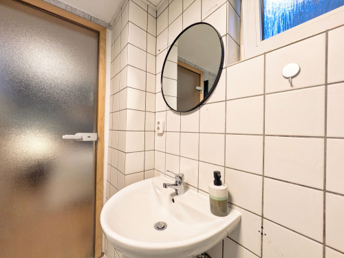 High-End Designer Apartment with Sauna – Walking Distance to WHU - Gallery - 15