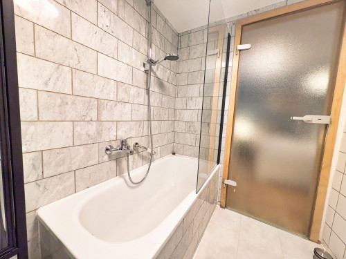 High-End Designer Apartment with Sauna – Walking Distance to WHU - Gallery - 16