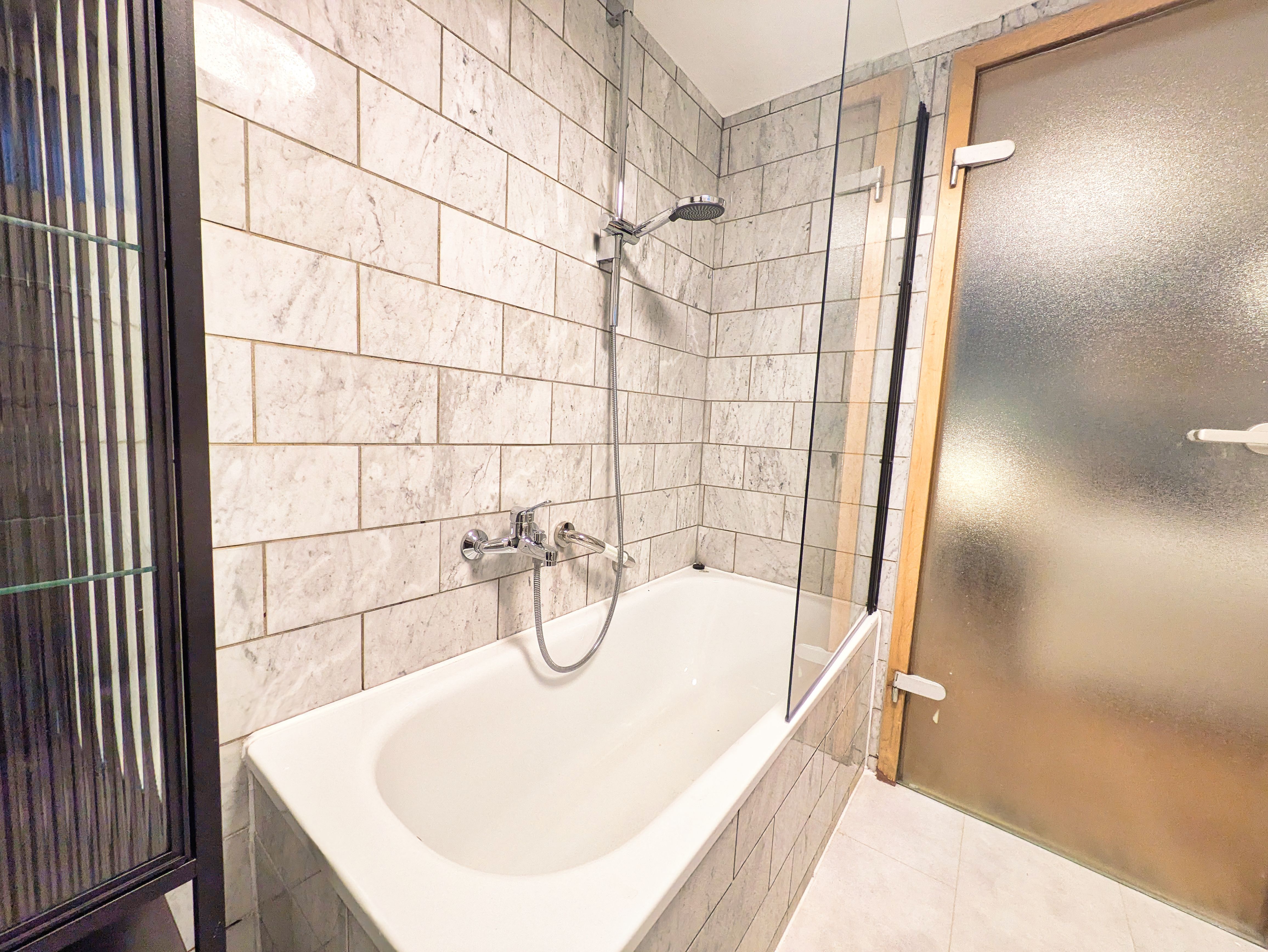 High-End Designer Apartment With Sauna – Walking Distance To WHU - High-End Designer Apartment with Sauna – Walking Distance to WHU - Gallery - 3