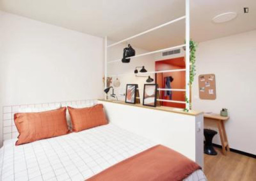 Appealing 1-bedroom apartment in Issy-les-Moulineaux