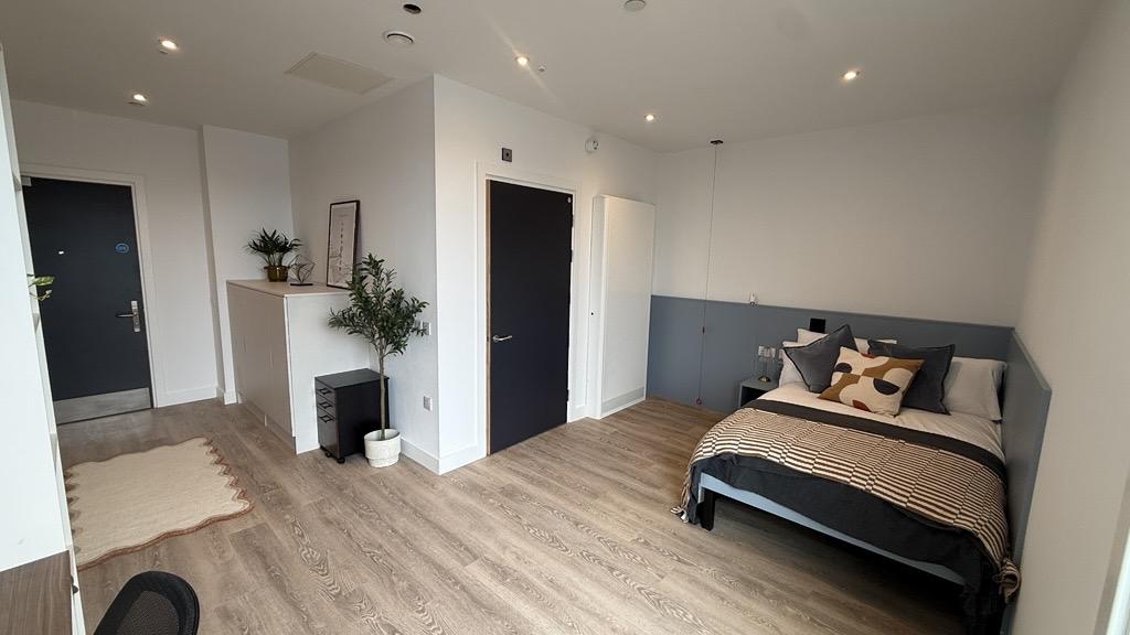 Accessible En-Suite - 16
