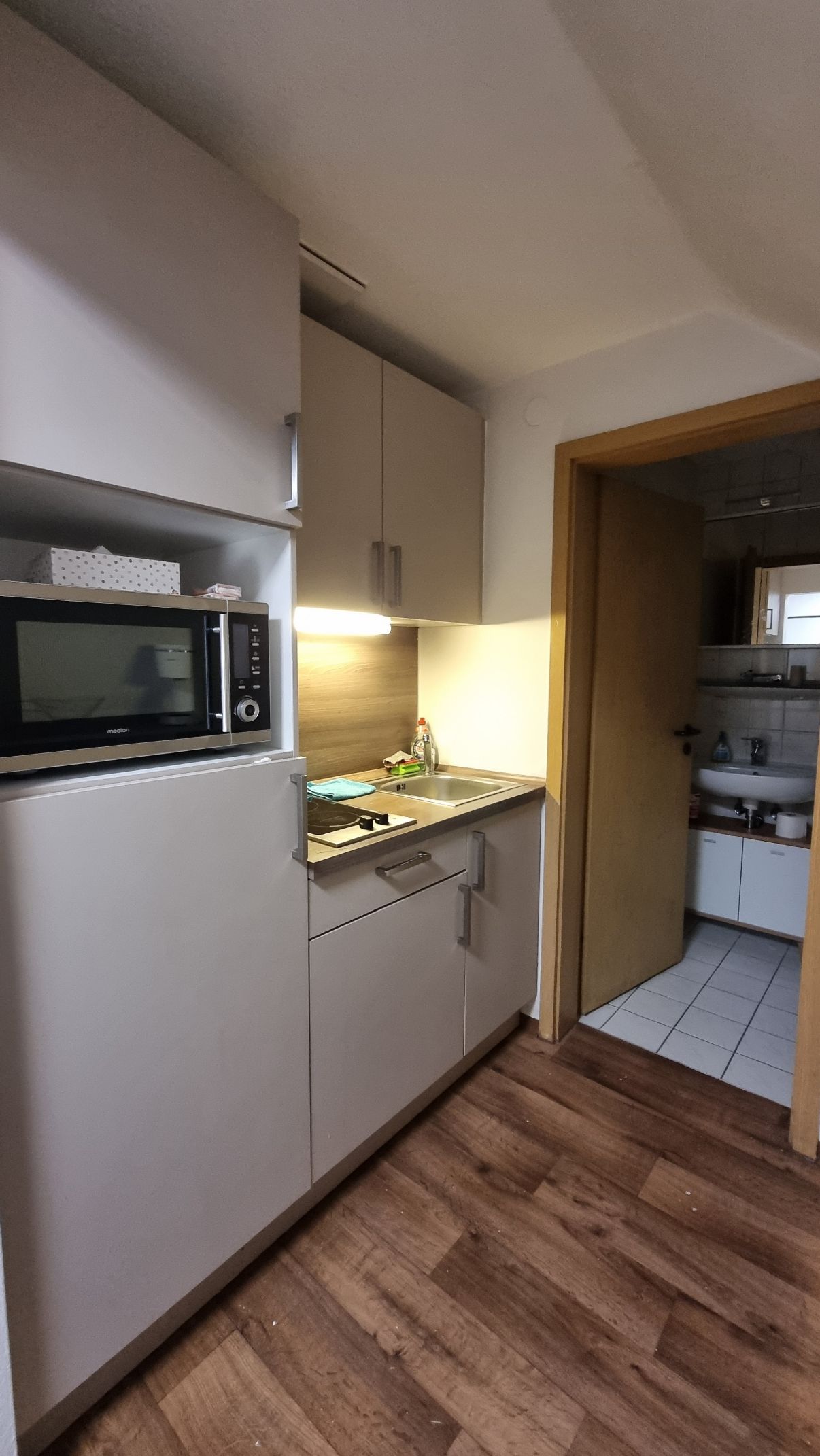 Modern 2-Room Apartment With Balcony – For Families & Business Travelers - 11