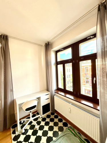 Modern & Renovated | Furnished Apartment with Balcony & Internet Included | Dresden-Pieschen - Gallery - 9