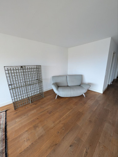 Big flat in the center with nice view