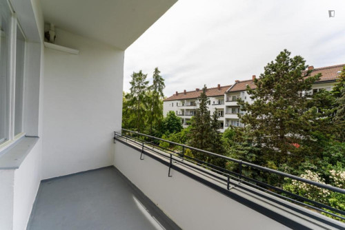 Cosy double bedroom in Britz