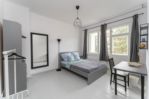 Cosy double bedroom in Britz