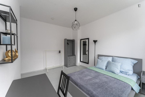 Cosy double bedroom in Britz