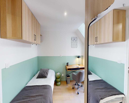 Beautiful single ensuite bedroom in the Grands Boulevards neighbourhood