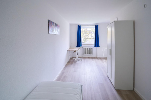 Big siongle bedroom in the Wersten district