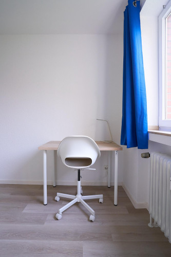 Big siongle bedroom in the Wersten district