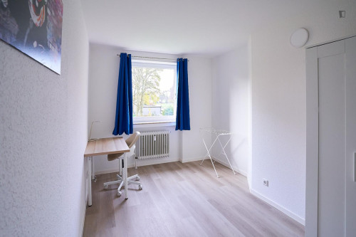 Big siongle bedroom in the Wersten district